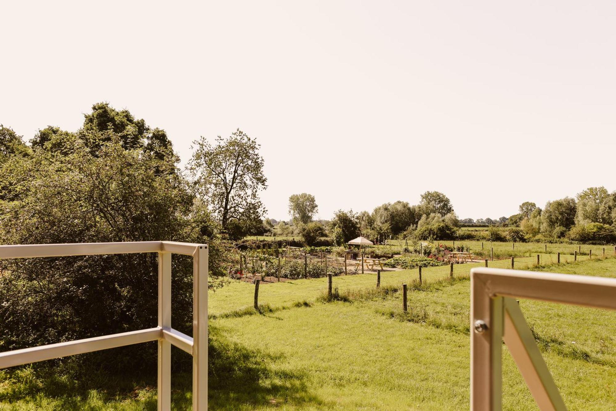 Boutiquehotel & Tiny Houses Plek17 Milsbeek Exterior photo